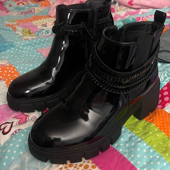 Torrid Wide witdth patent leather boots with chain detail. - Picture 3 of 9